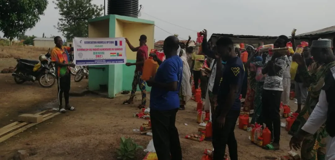 Distribution de repas et colis, Bénin