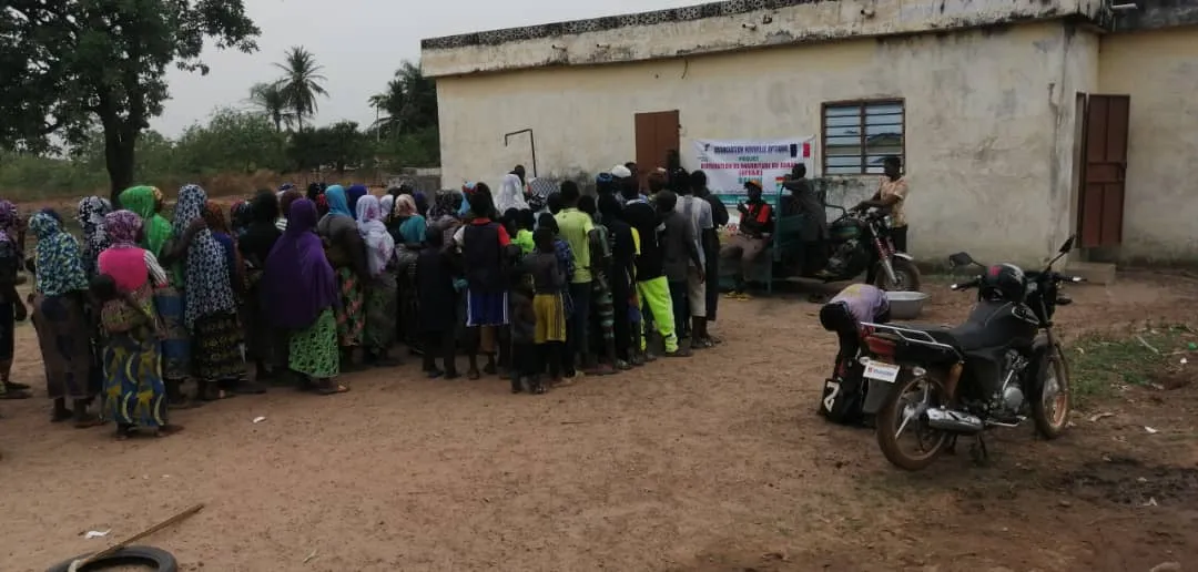 Distribution de repas et colis, Bénin