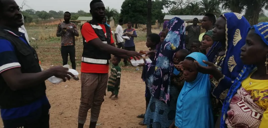 Distribution de repas et colis, Bénin