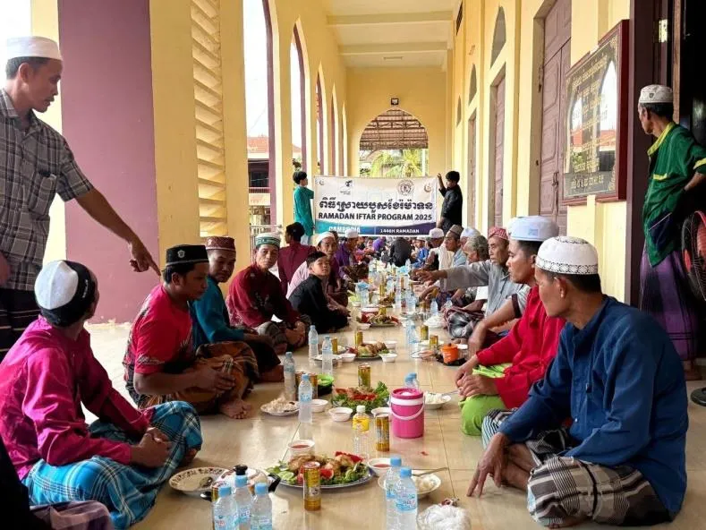 Iftar et colis alimentaires du Ramadan, Cambodge
